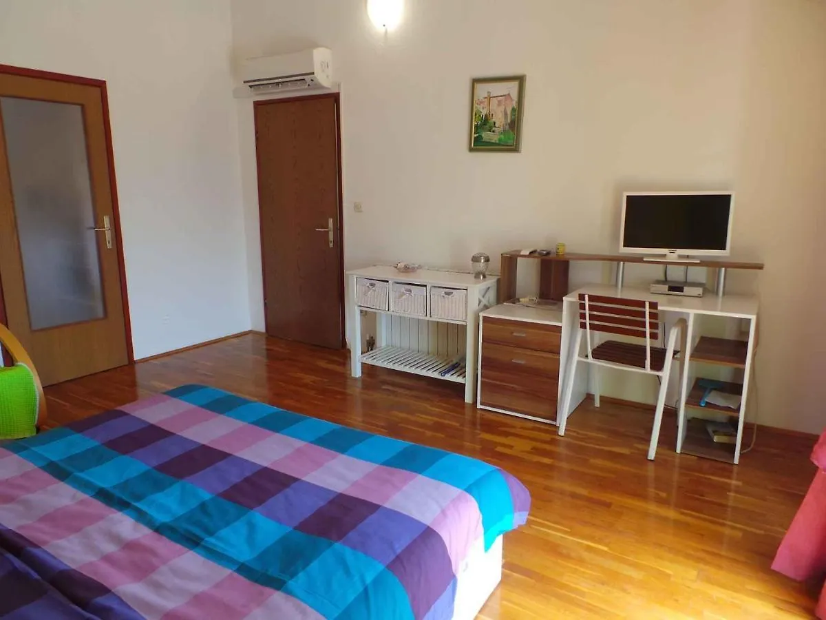 Apartment Fazana 11 Stinjan