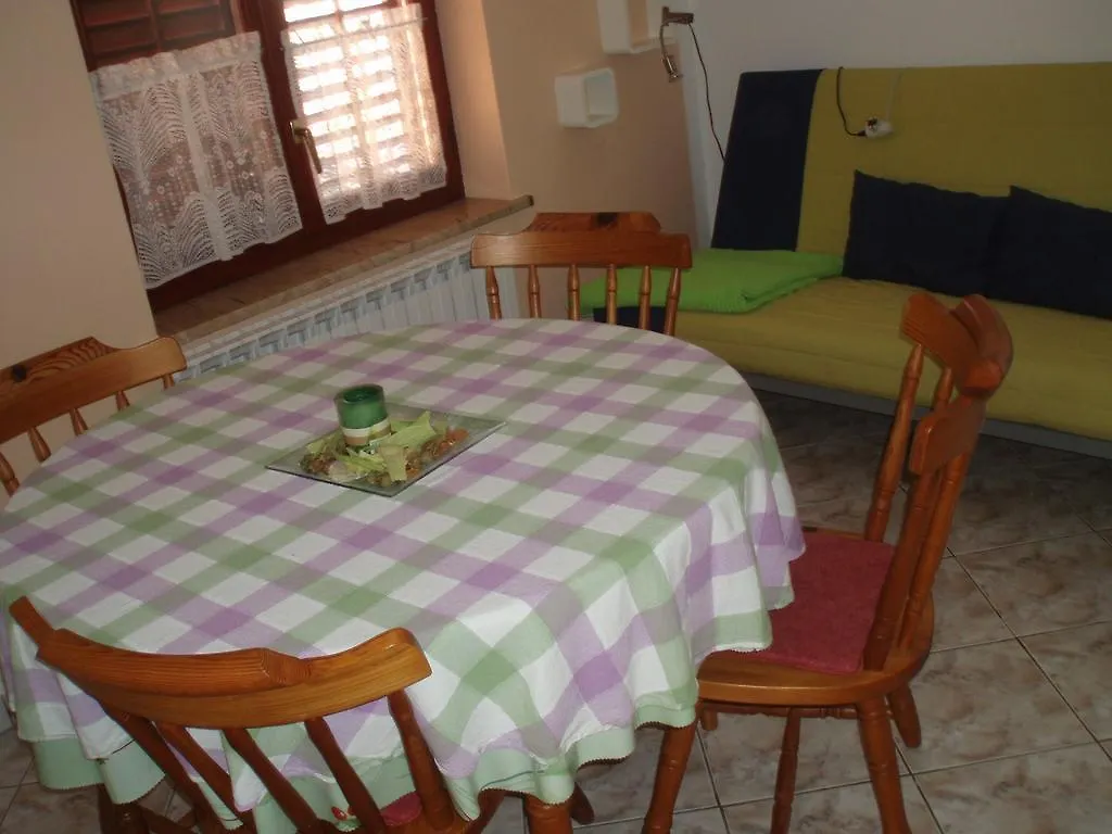 Apartment Fazana 11 Stinjan
