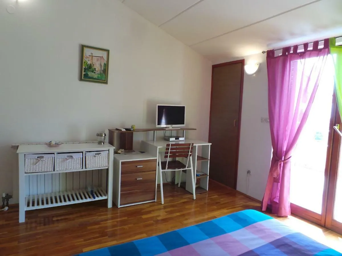 Apartment Fazana 11 Stinjan 0*,  Croatia