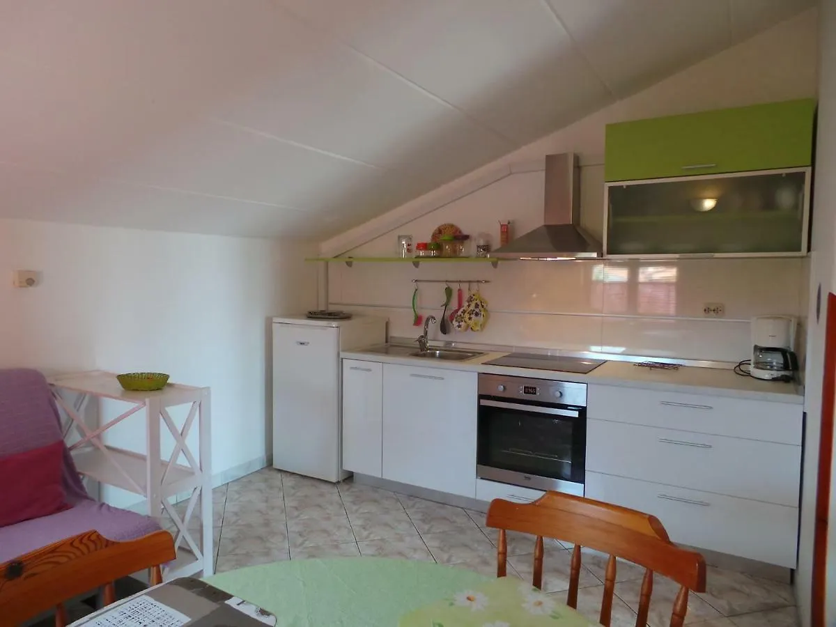 Apartment Fazana 11 Stinjan