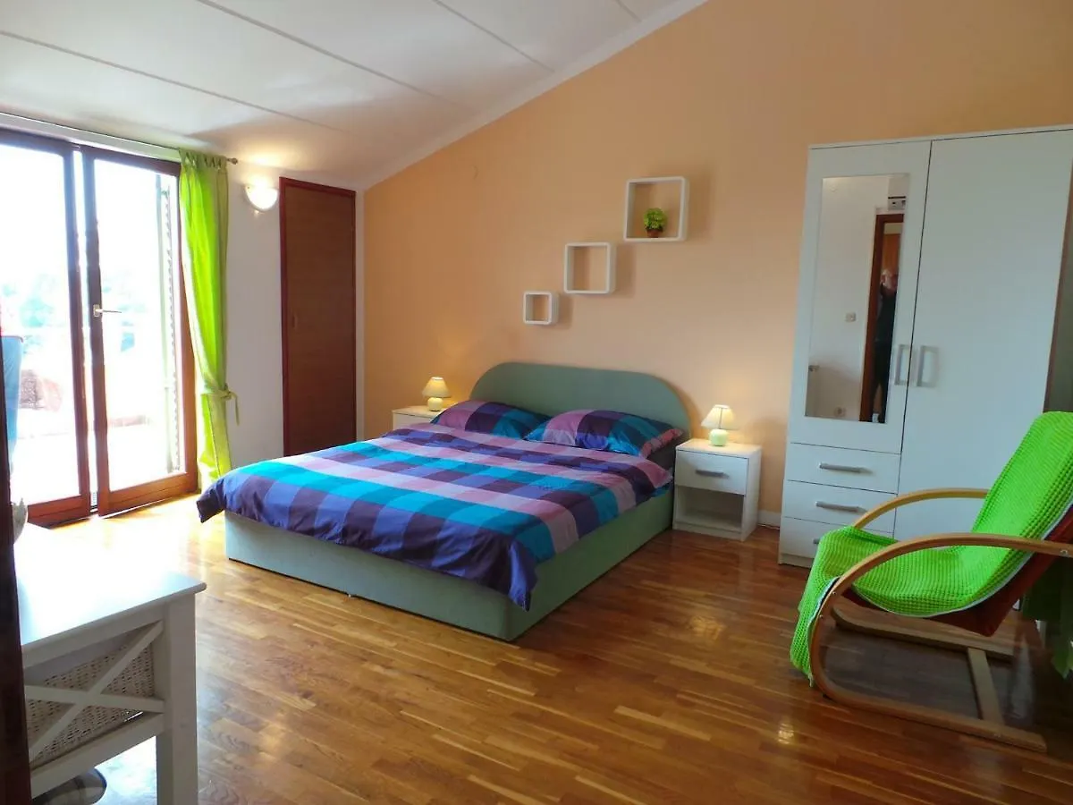 Apartment Fazana 11 Stinjan
